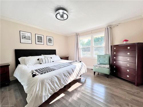 8487 Niagara River Parkway, Niagara Falls, ON - Indoor Photo Showing Bedroom