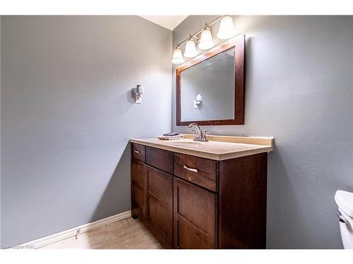 8 Dundee Drive, St. Catharines, ON - Indoor Photo Showing Bathroom