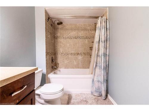 8 Dundee Drive, St. Catharines, ON - Indoor Photo Showing Bathroom