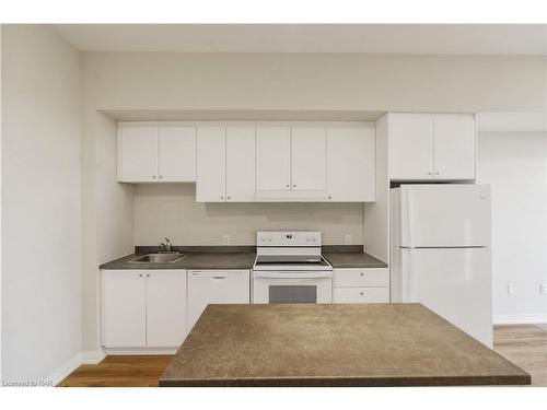 Up29-50 Herrick Avenue, St. Catharines, ON - Indoor Photo Showing Kitchen