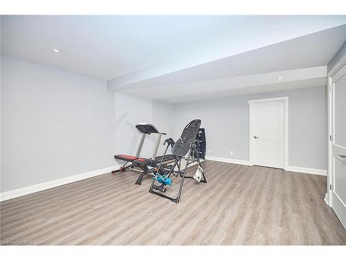 18-190 Canboro Road, Fonthill, ON - Indoor Photo Showing Gym Room