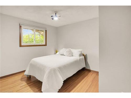 55 Aquadale Drive, St. Catharines, ON - Indoor Photo Showing Bedroom