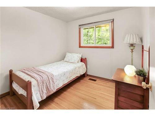 55 Aquadale Drive, St. Catharines, ON - Indoor Photo Showing Bedroom