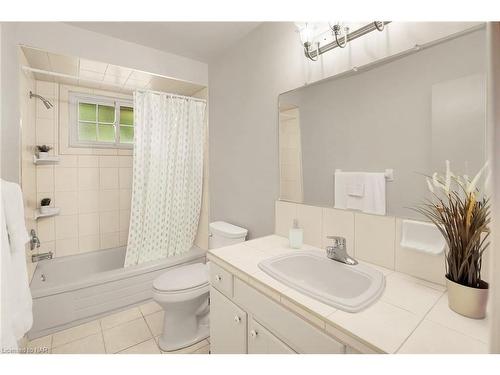 55 Aquadale Drive, St. Catharines, ON - Indoor Photo Showing Bathroom