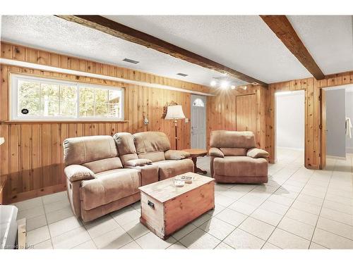 55 Aquadale Drive, St. Catharines, ON - Indoor Photo Showing Living Room