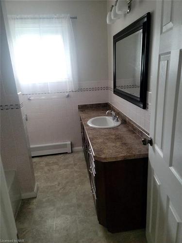 Upper-78 Afton Avenue, Welland, ON - Indoor Photo Showing Bathroom