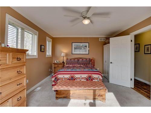 454 Holloway Bay Road S, Sherkston, ON - Indoor Photo Showing Bedroom