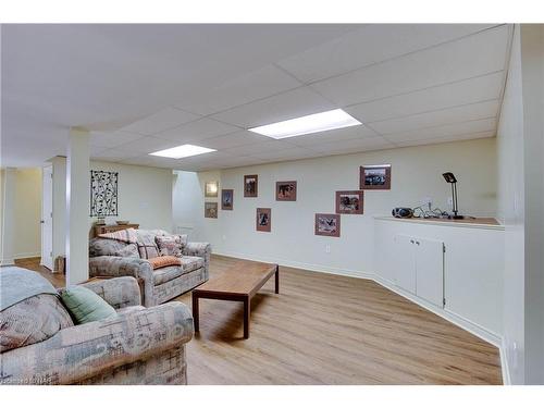 454 Holloway Bay Road S, Sherkston, ON - Indoor Photo Showing Basement