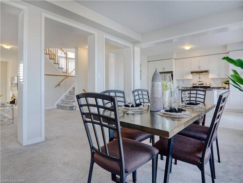 7748 Black Maple Drive, Niagara Falls, ON - Indoor Photo Showing Dining Room