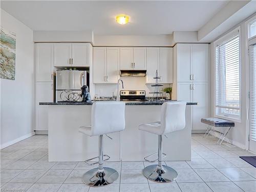 7748 Black Maple Drive, Niagara Falls, ON - Indoor Photo Showing Kitchen