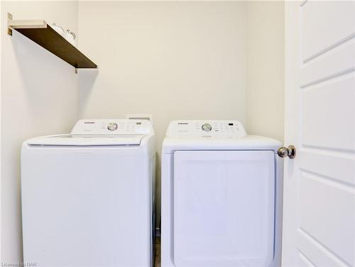 7748 Black Maple Drive, Niagara Falls, ON - Indoor Photo Showing Laundry Room