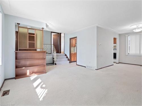 5 Rainbow Drive, St. Catharines, ON - Indoor Photo Showing Other Room