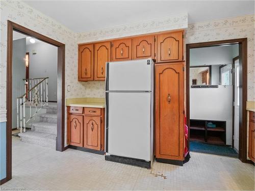 5 Rainbow Drive, St. Catharines, ON - Indoor Photo Showing Kitchen