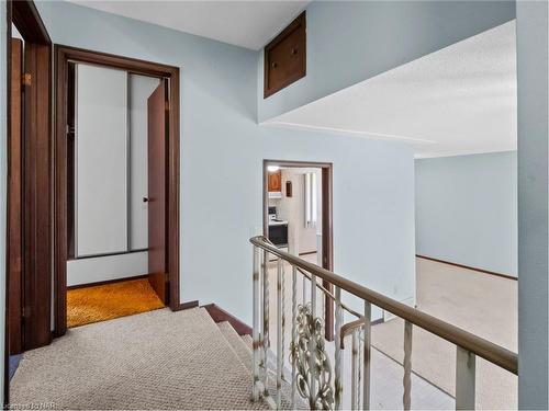 5 Rainbow Drive, St. Catharines, ON - Indoor Photo Showing Other Room