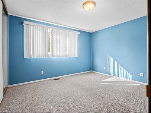 5 Rainbow Drive, St. Catharines, ON - Indoor Photo Showing Other Room