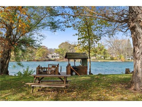 4048 Bridgewater Street, Niagara Falls, ON - Outdoor With Body Of Water