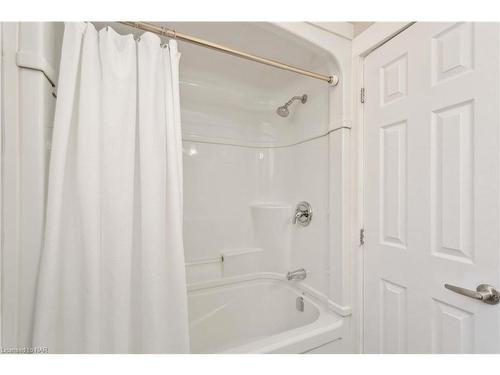 13 Herrick Avenue, St. Catharines, ON - Indoor Photo Showing Bathroom