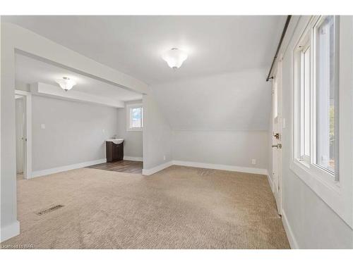 13 Herrick Avenue, St. Catharines, ON - Indoor Photo Showing Other Room