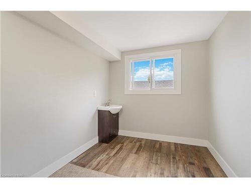 13 Herrick Avenue, St. Catharines, ON - Indoor Photo Showing Other Room