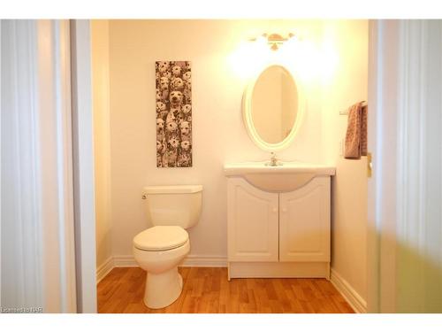 1-605 Welland Avenue, St. Catharines, ON - Indoor Photo Showing Bathroom