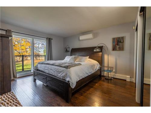 417 Highway 140 Highway, Welland, ON - Indoor Photo Showing Bedroom