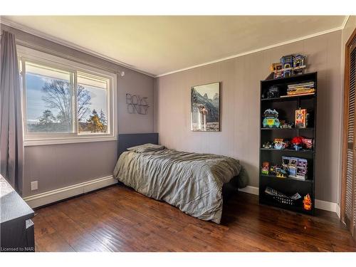 417 Highway 140 Highway, Welland, ON - Indoor Photo Showing Bedroom