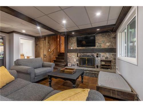 417 Highway 140 Highway, Welland, ON - Indoor Photo Showing Living Room With Fireplace