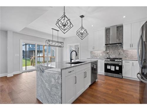 7346 Sherrilee Crescent, Niagara Falls, ON - Indoor Photo Showing Kitchen With Upgraded Kitchen