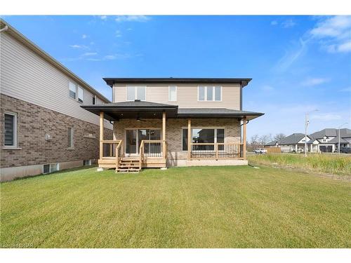 7346 Sherrilee Crescent, Niagara Falls, ON - Outdoor With Deck Patio Veranda