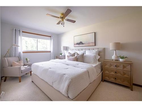 10 Noelle Drive, St. Catharines, ON - Indoor Photo Showing Bedroom