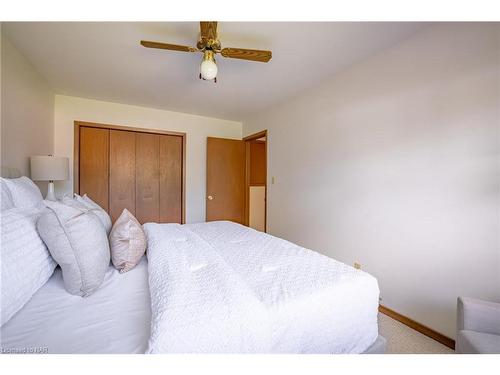 10 Noelle Drive, St. Catharines, ON - Indoor Photo Showing Bedroom