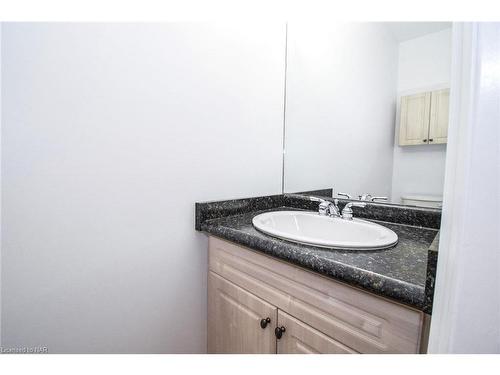 6 Gertrude Street, St. Catharines, ON - Indoor Photo Showing Bathroom