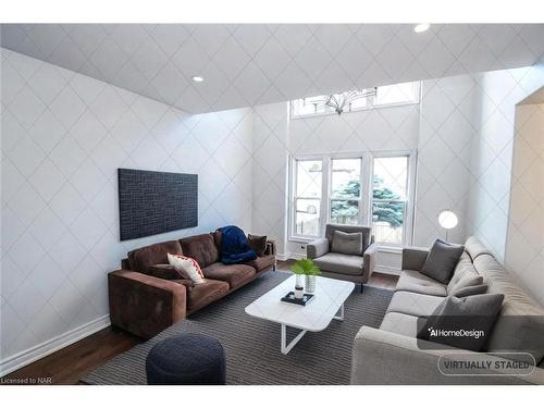 6 Gertrude Street, St. Catharines, ON - Indoor Photo Showing Living Room