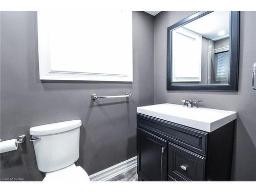 6 Gertrude Street, St. Catharines, ON - Indoor Photo Showing Bathroom