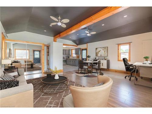 72 Wellington Street, Port Colborne, ON - Indoor Photo Showing Living Room