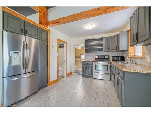 72 Wellington Street, Port Colborne, ON - Indoor Photo Showing Kitchen With Stainless Steel Kitchen