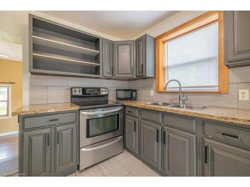 72 Wellington Street, Port Colborne, ON - Indoor Photo Showing Kitchen With Double Sink