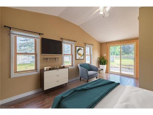 72 Wellington Street, Port Colborne, ON - Indoor Photo Showing Bedroom