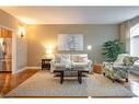 8-27 Parnell Road, St. Catharines, ON  - Indoor Photo Showing Living Room 