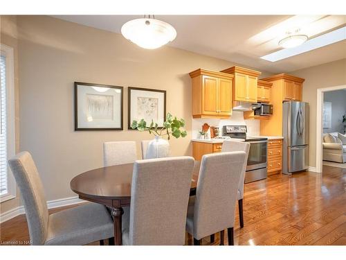 8-27 Parnell Road, St. Catharines, ON - Indoor Photo Showing Dining Room