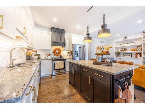 80 Willson Crossing, Fonthill, ON - Indoor Photo Showing Kitchen With Double Sink With Upgraded Kitchen