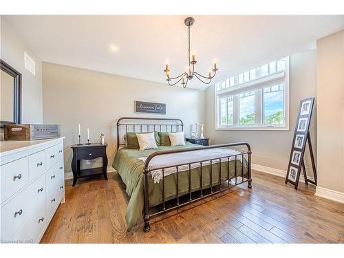 80 Willson Crossing, Fonthill, ON - Indoor Photo Showing Bedroom