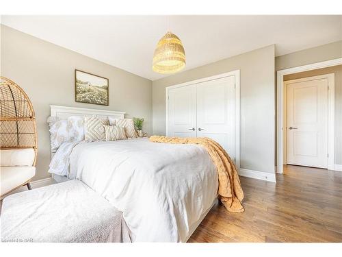 80 Willson Crossing, Fonthill, ON - Indoor Photo Showing Bedroom