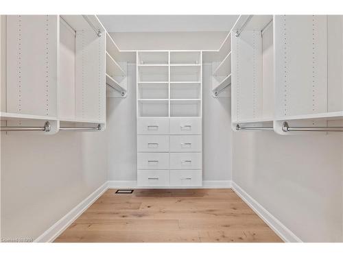 27 Maple Leaf Avenue S, Ridgeway, ON - Indoor With Storage