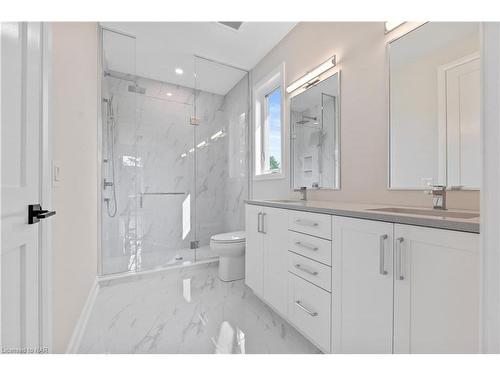 27 Maple Leaf Avenue S, Ridgeway, ON - Indoor Photo Showing Bathroom