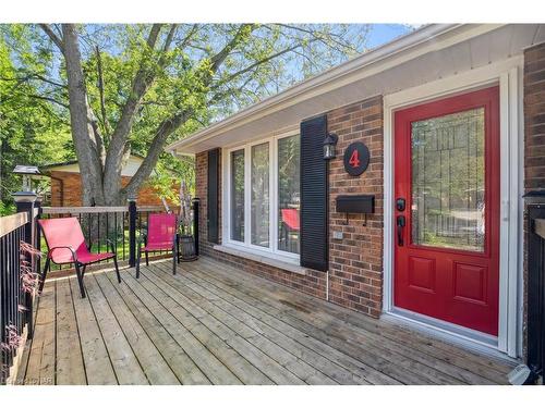 4 Fallingbrook Drive, Fonthill, ON - Outdoor With Deck Patio Veranda With Exterior