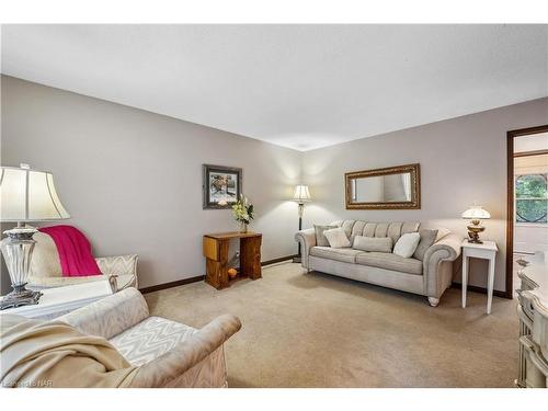 4 Fallingbrook Drive, Fonthill, ON - Indoor