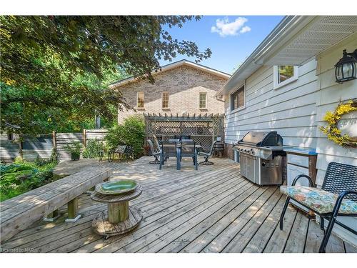 4 Fallingbrook Drive, Fonthill, ON - Outdoor With Deck Patio Veranda With Exterior