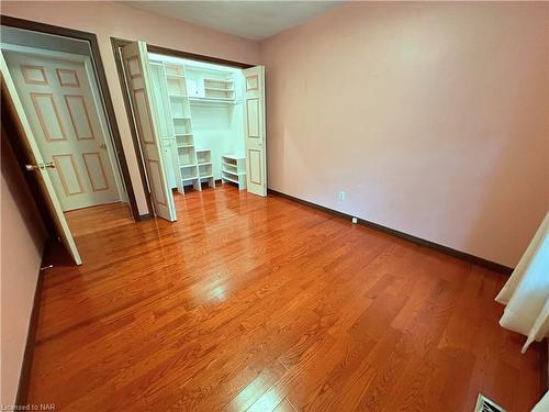 4 Fallingbrook Drive, Fonthill, ON - Indoor Photo Showing Other Room