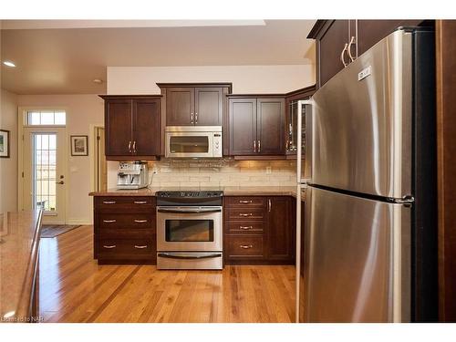 2 Seyval Place, Niagara-On-The-Lake, ON - Indoor Photo Showing Kitchen